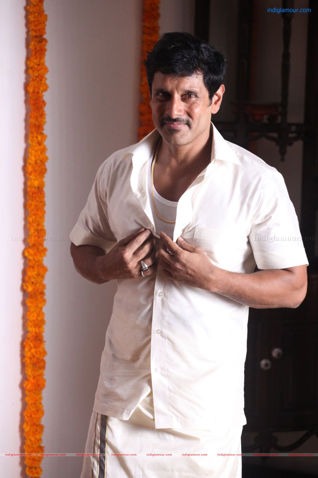 Thandavam Movie hd photo