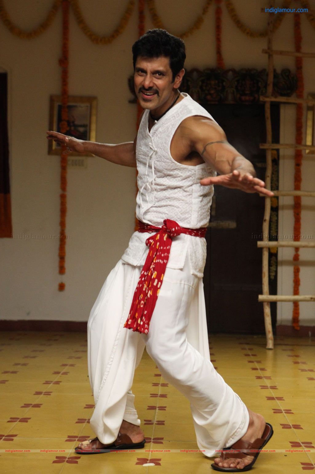 Thandavam Movie hd photo