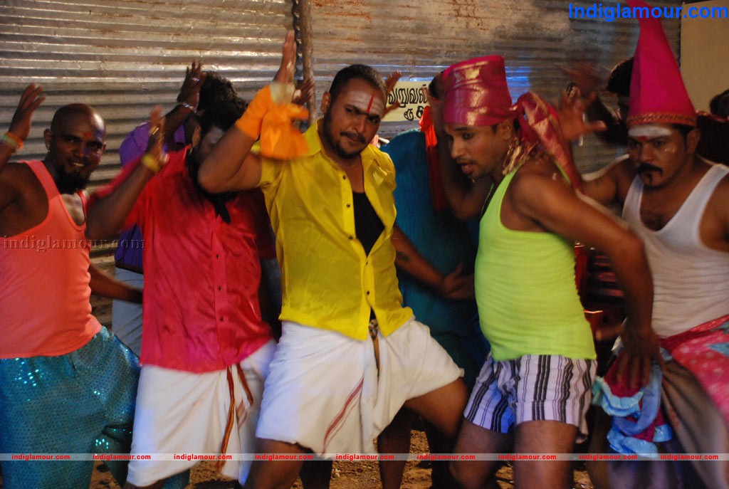 Santhiram Perunthu Nilayam Movie hd photo