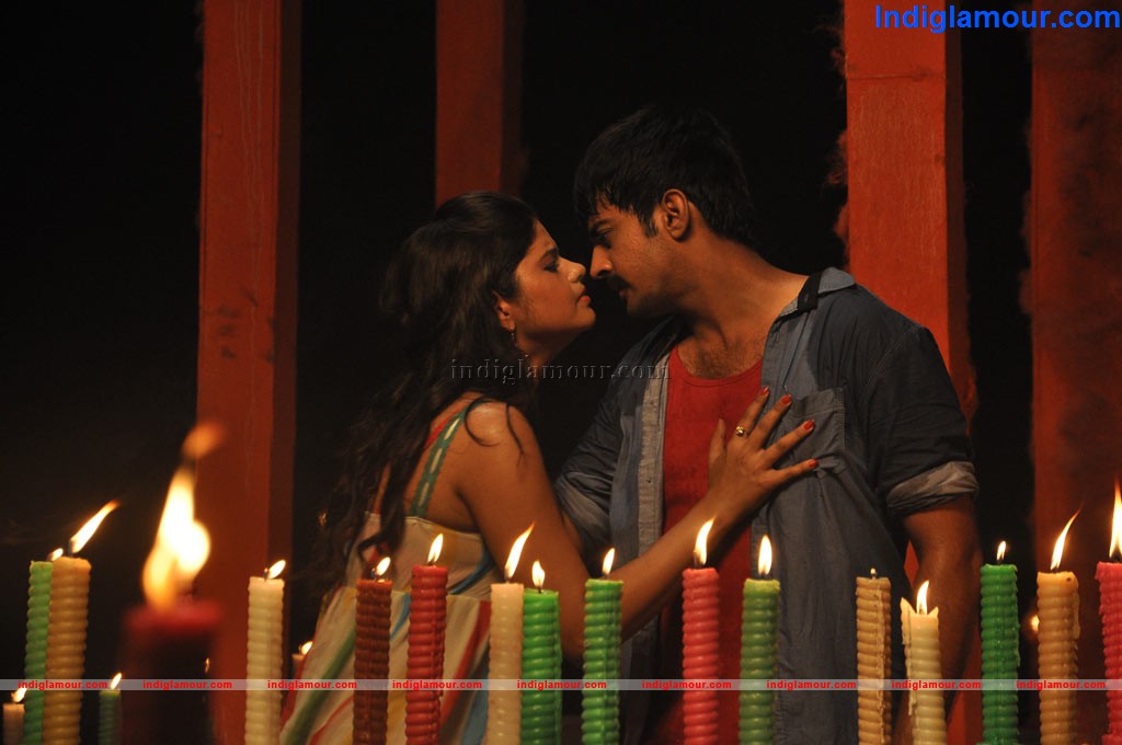 Uyirikku Uriyaga Movie hd photo