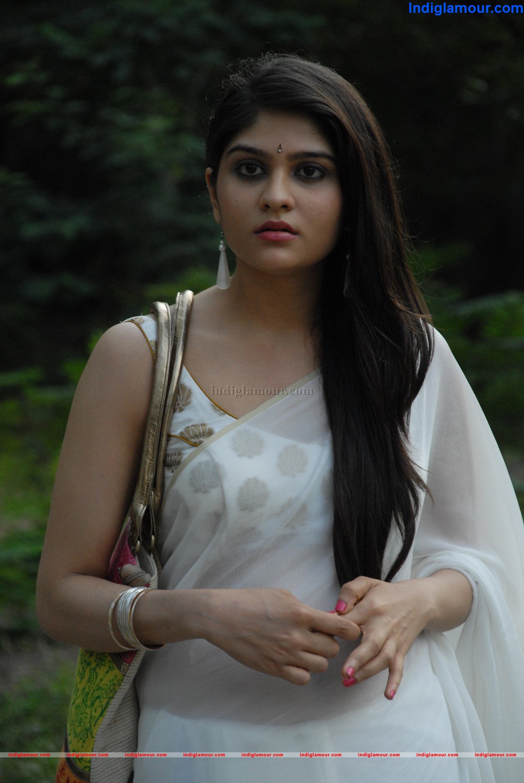 Summa Nachunu Irukku Movie hd photo