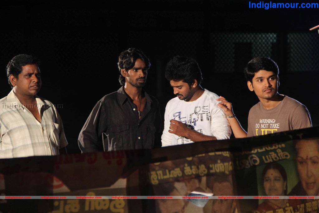 Thampi Ramaiah Turns Singer Movie hd photo