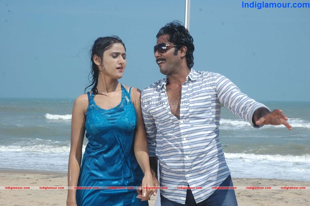 En Oviya Movie hd photo