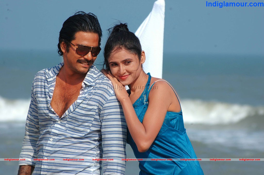 En Oviya Movie hd photo