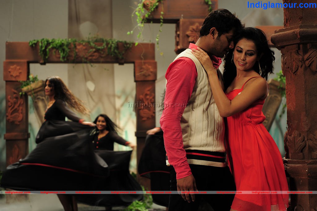 MaanathilMayam Seithai Movie hd photo
