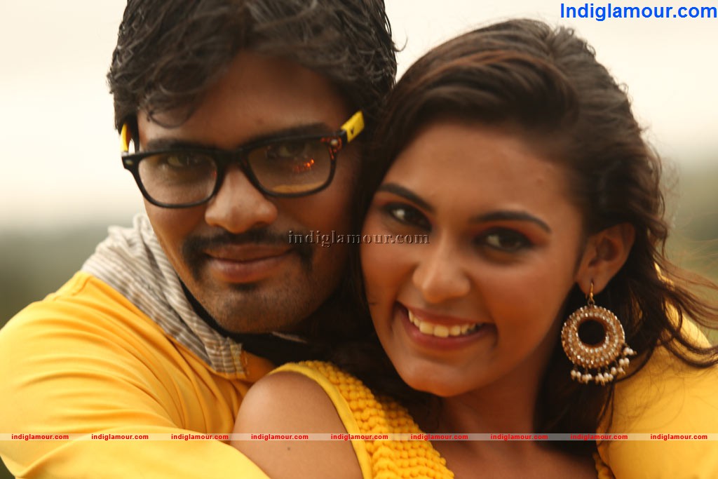 Nee En Uyire Movie hd photo