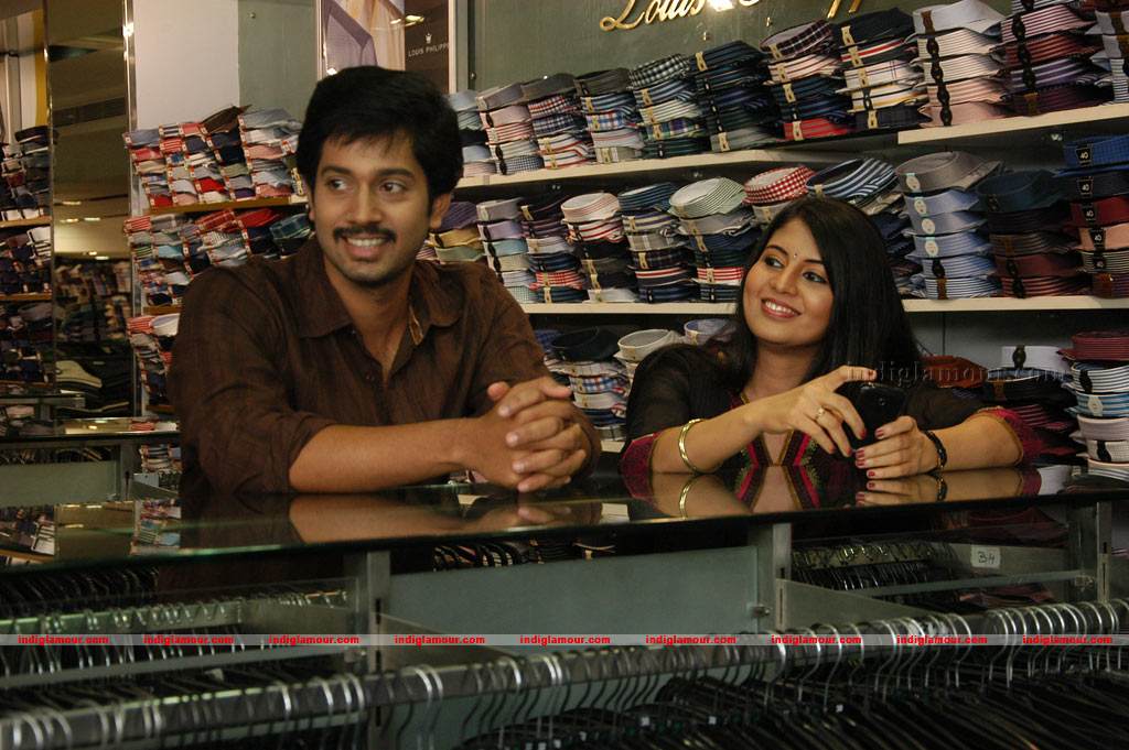 Ninaithathu Yaroo Movie hd photo
