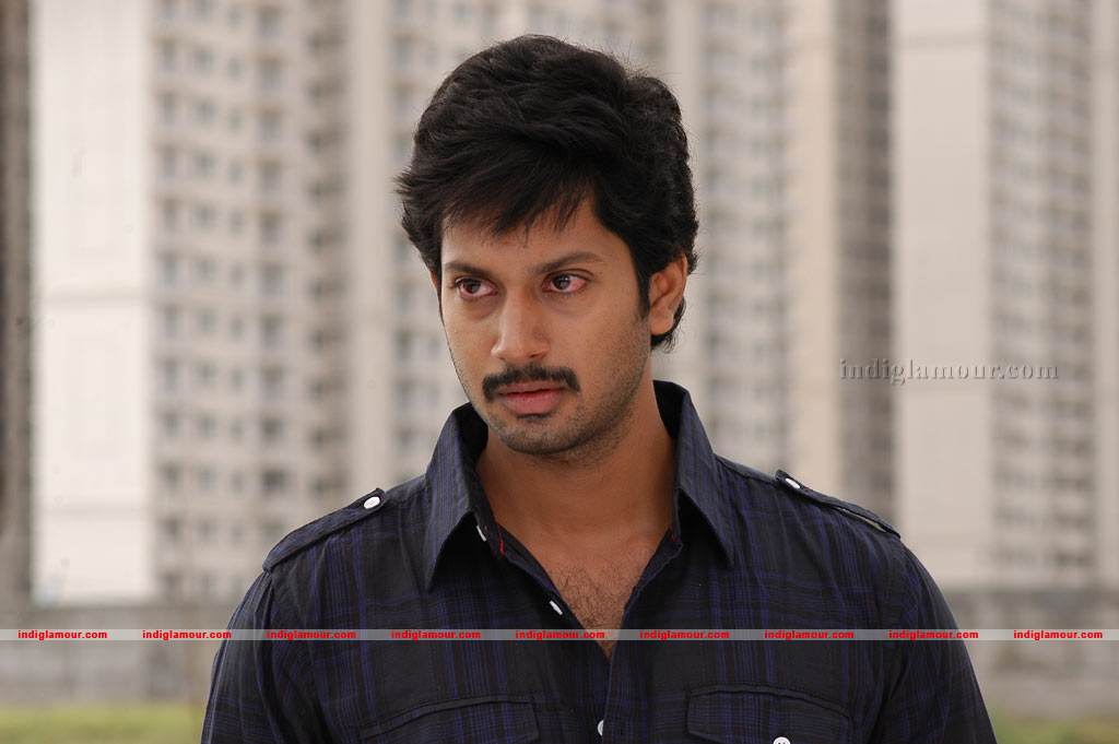 Ninaithathu Yaroo Movie hd photo