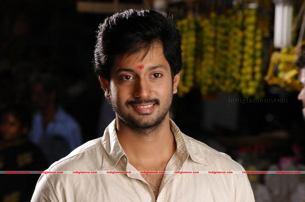 Ninaithathu Yaroo Movie hd photo