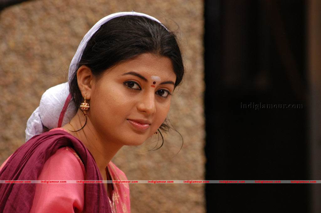 Ninaithathu Yaroo Movie hd photo