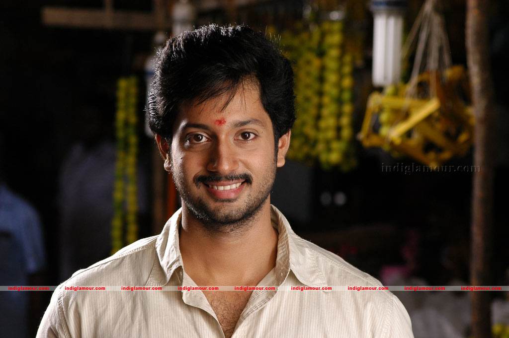 Ninaithathu Yaroo Movie hd photo