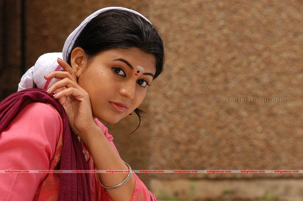 Ninaithathu Yaroo Movie hd photo