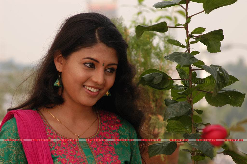 Ninaithathu Yaroo Movie hd photo