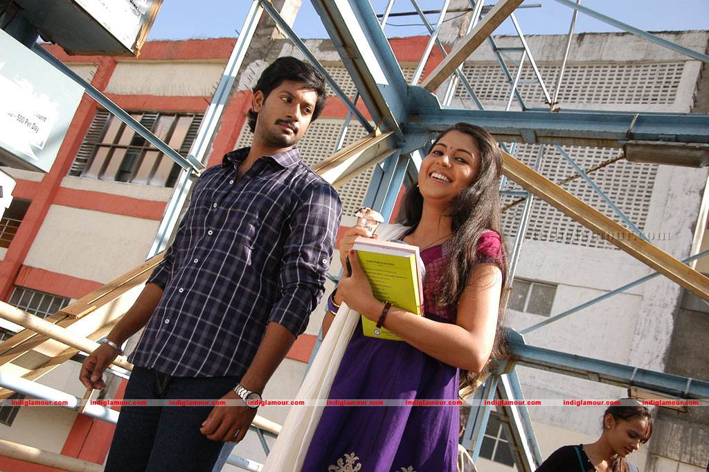 Ninaithathu Yaroo Movie hd photo