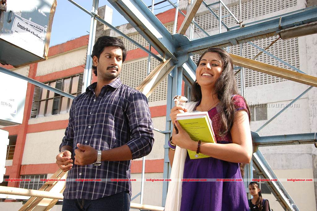 Ninaithathu Yaroo Movie hd photo