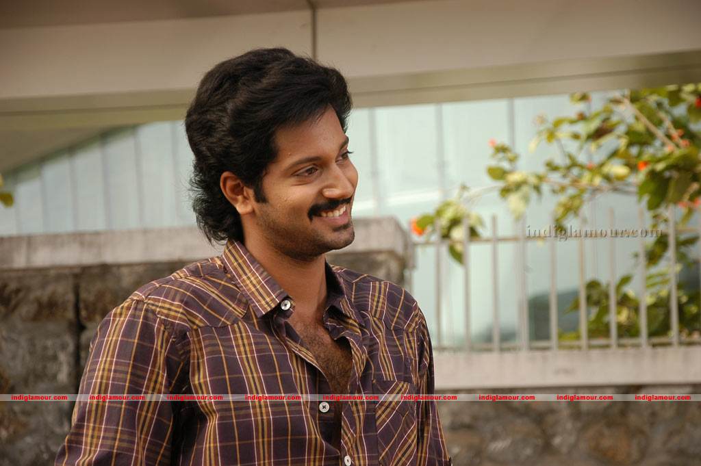 Ninaithathu Yaroo Movie hd photo