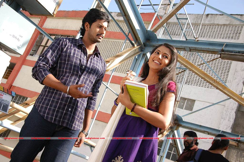 Ninaithathu Yaroo Movie hd photo