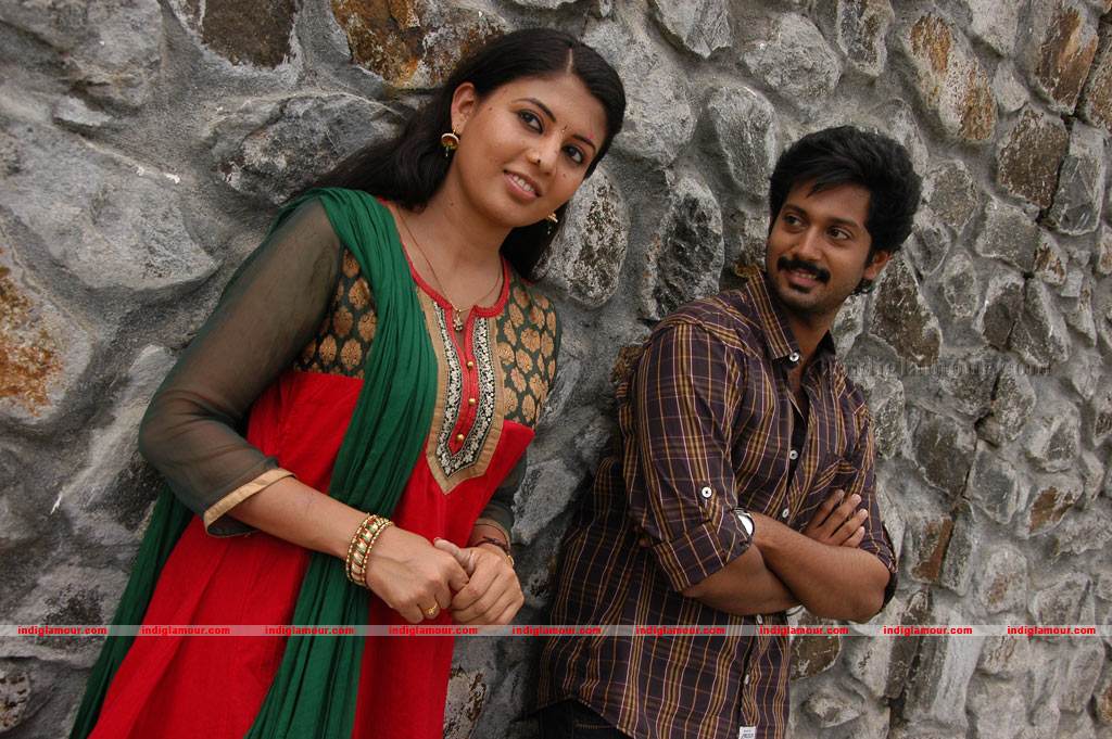 Ninaithathu Yaroo Movie hd photo