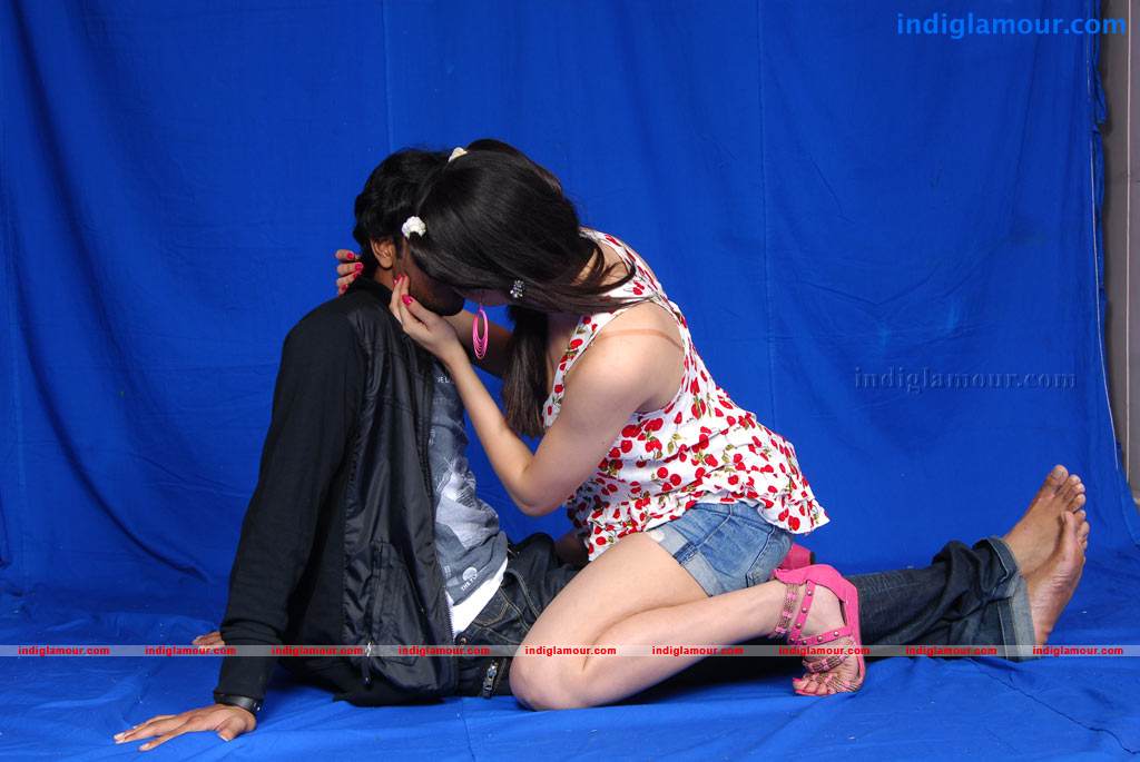 Pudhu Varusham Movie hd photo