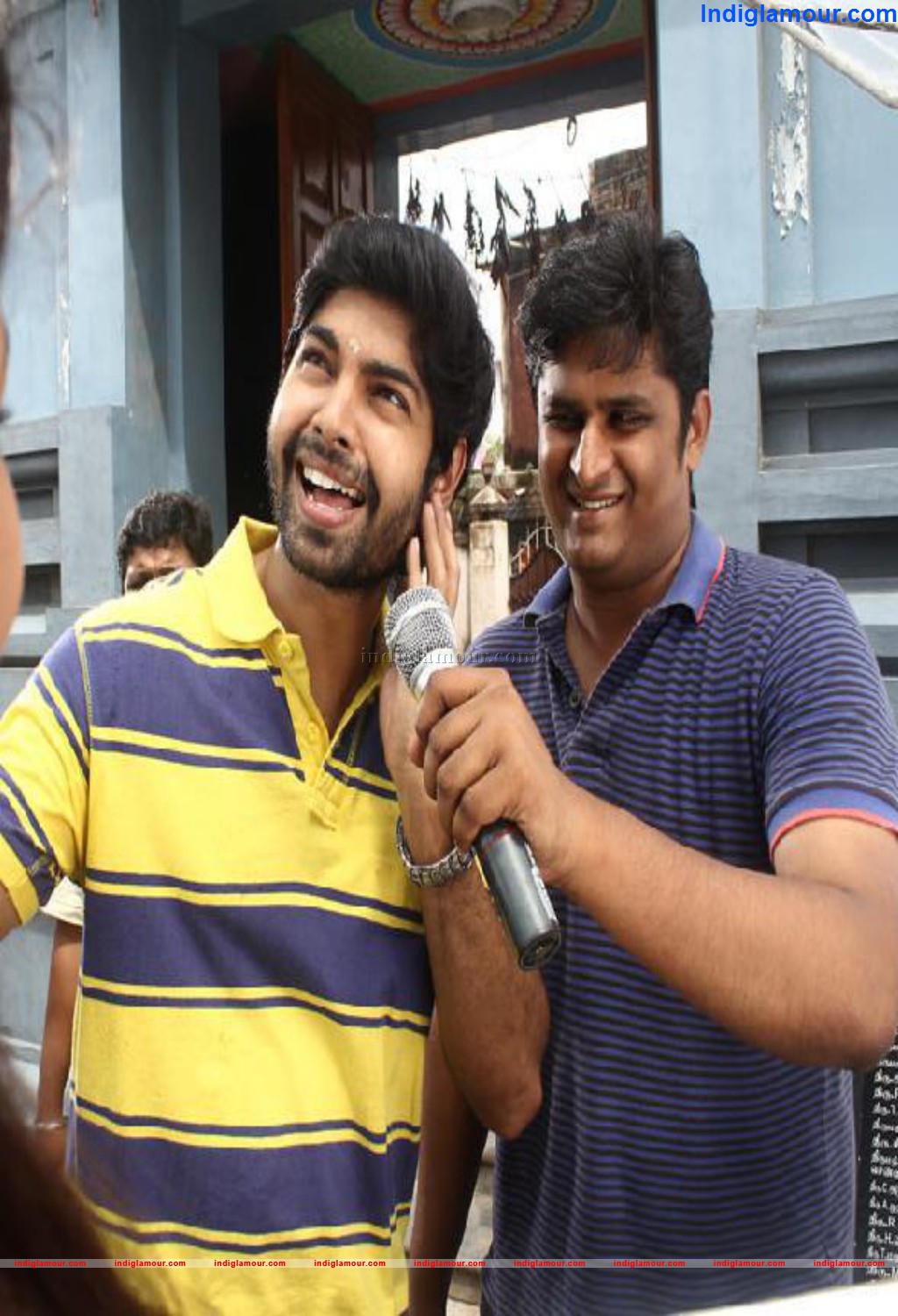 Oru Modhal Oru Kadhal Movie hd photo