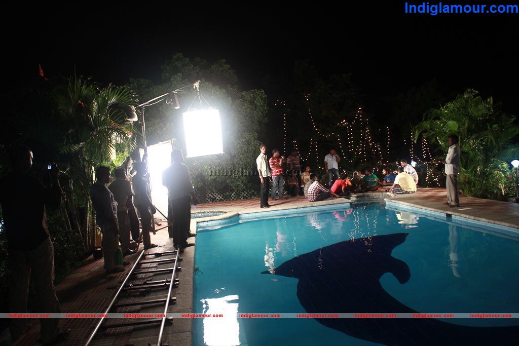 Oru Modhal Oru Kadhal Movie hd photo