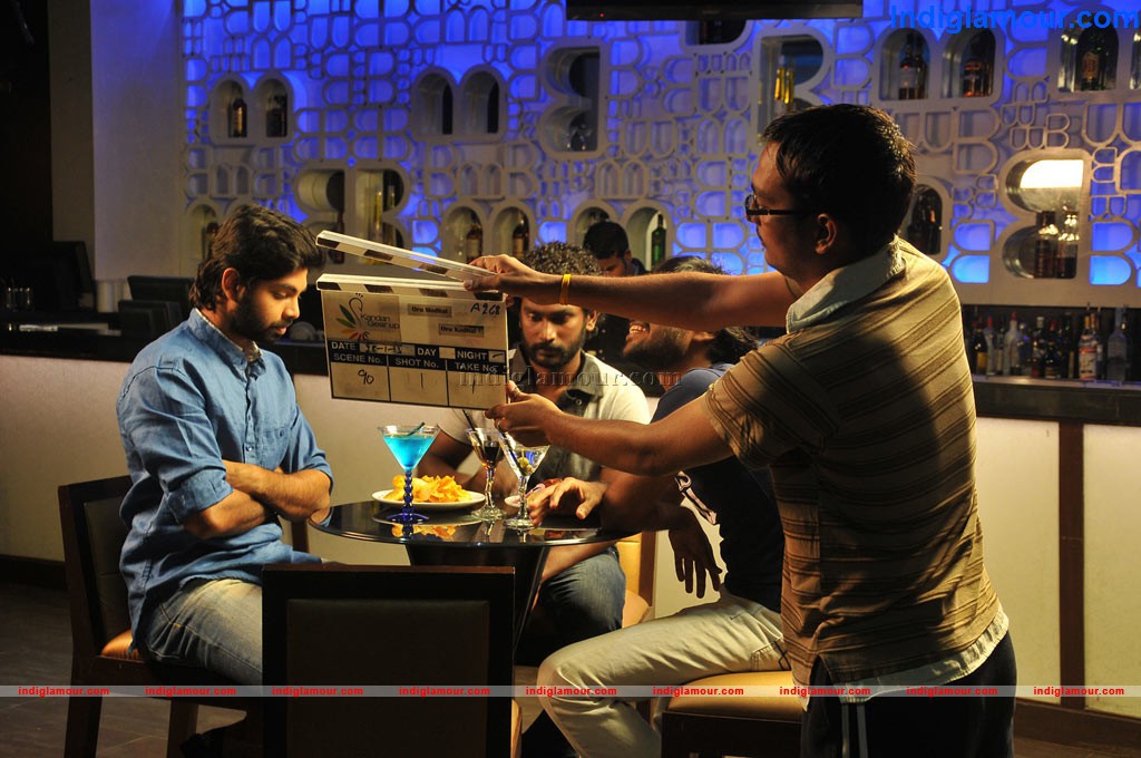 Oru Modhal Oru Kadhal Movie hd photo