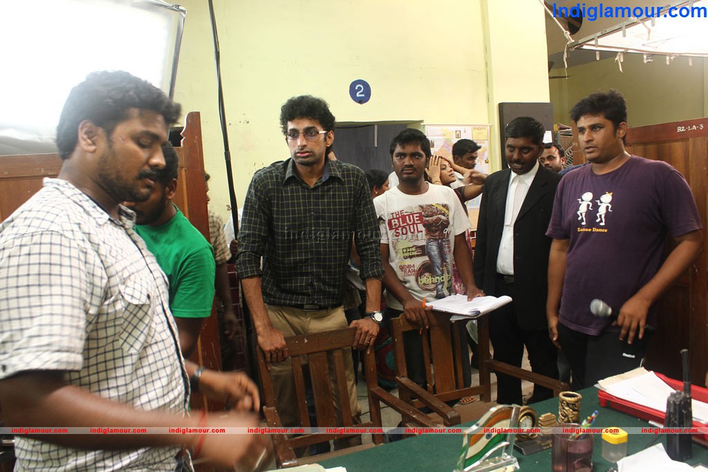 Oru Modhal Oru Kadhal Movie hd photo