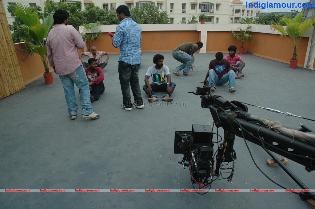 Oru Modhal Oru Kadhal Movie hd photo