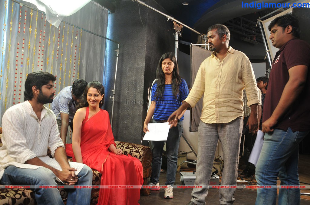 Oru Modhal Oru Kadhal Movie hd photo