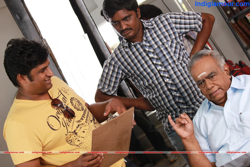 Oru Modhal Oru Kadhal Movie hd photo