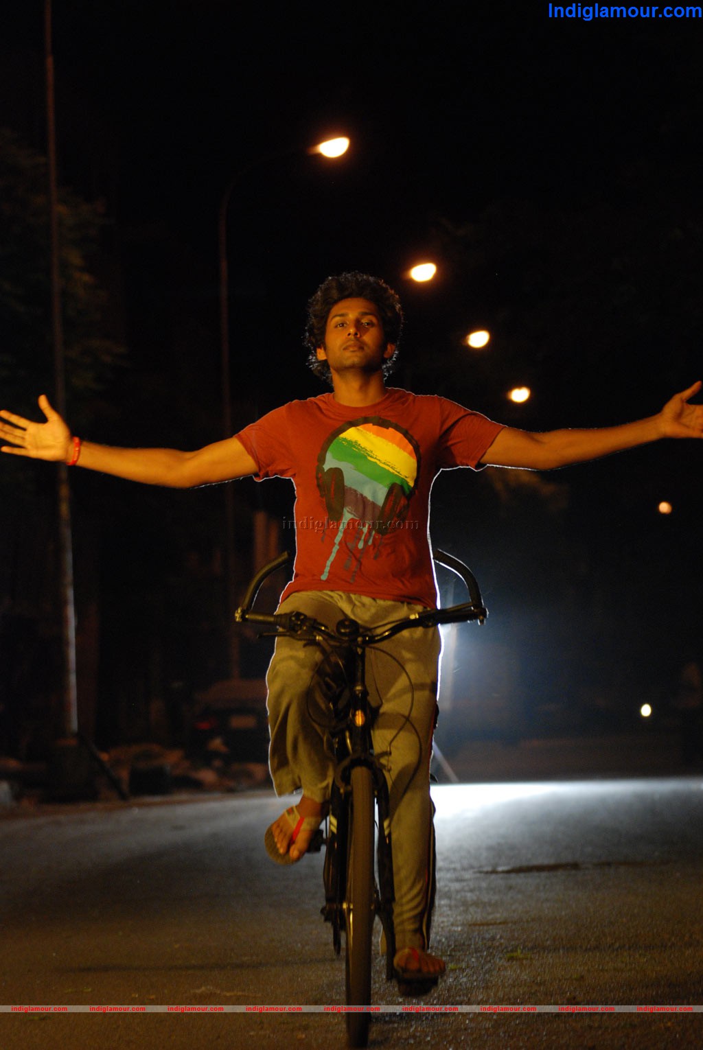 Ponmamai Pozhuthu Movie hd photo