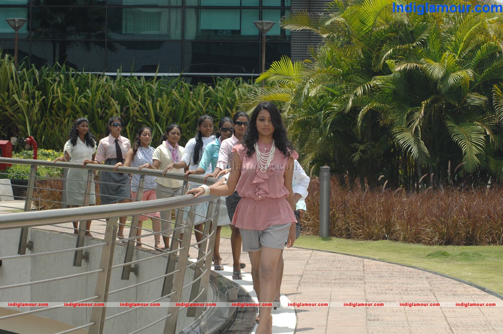 Ponmamai Pozhuthu Movie hd photo
