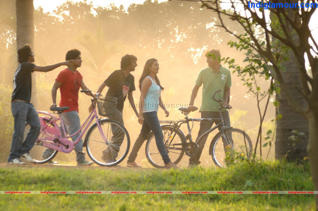Ponmamai Pozhuthu Movie hd photo