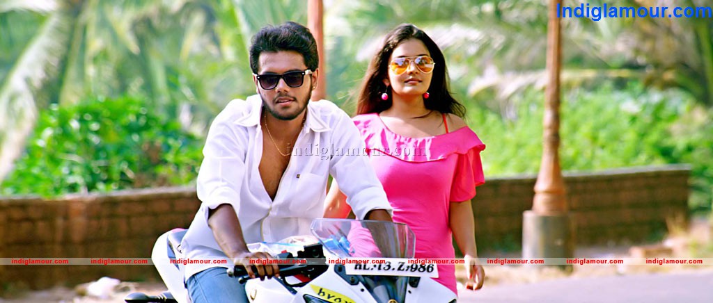 Anbha Azhaga Movie hd photo