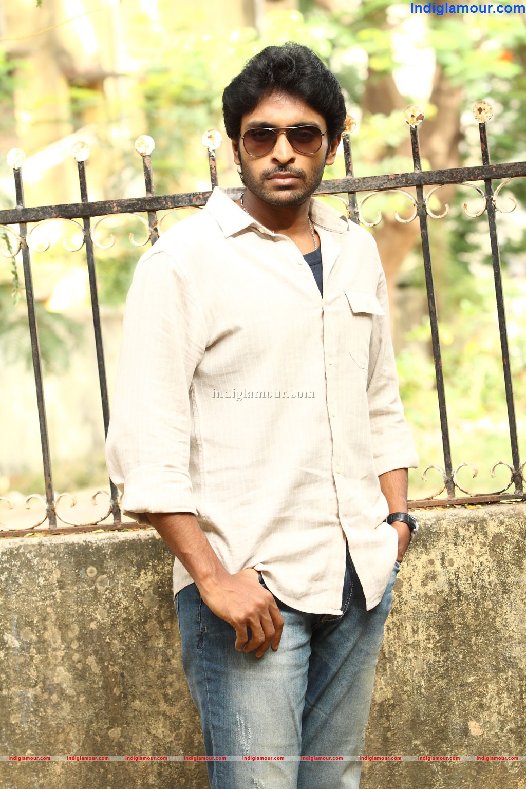 Ivan Veramathiri Movie hd photo
