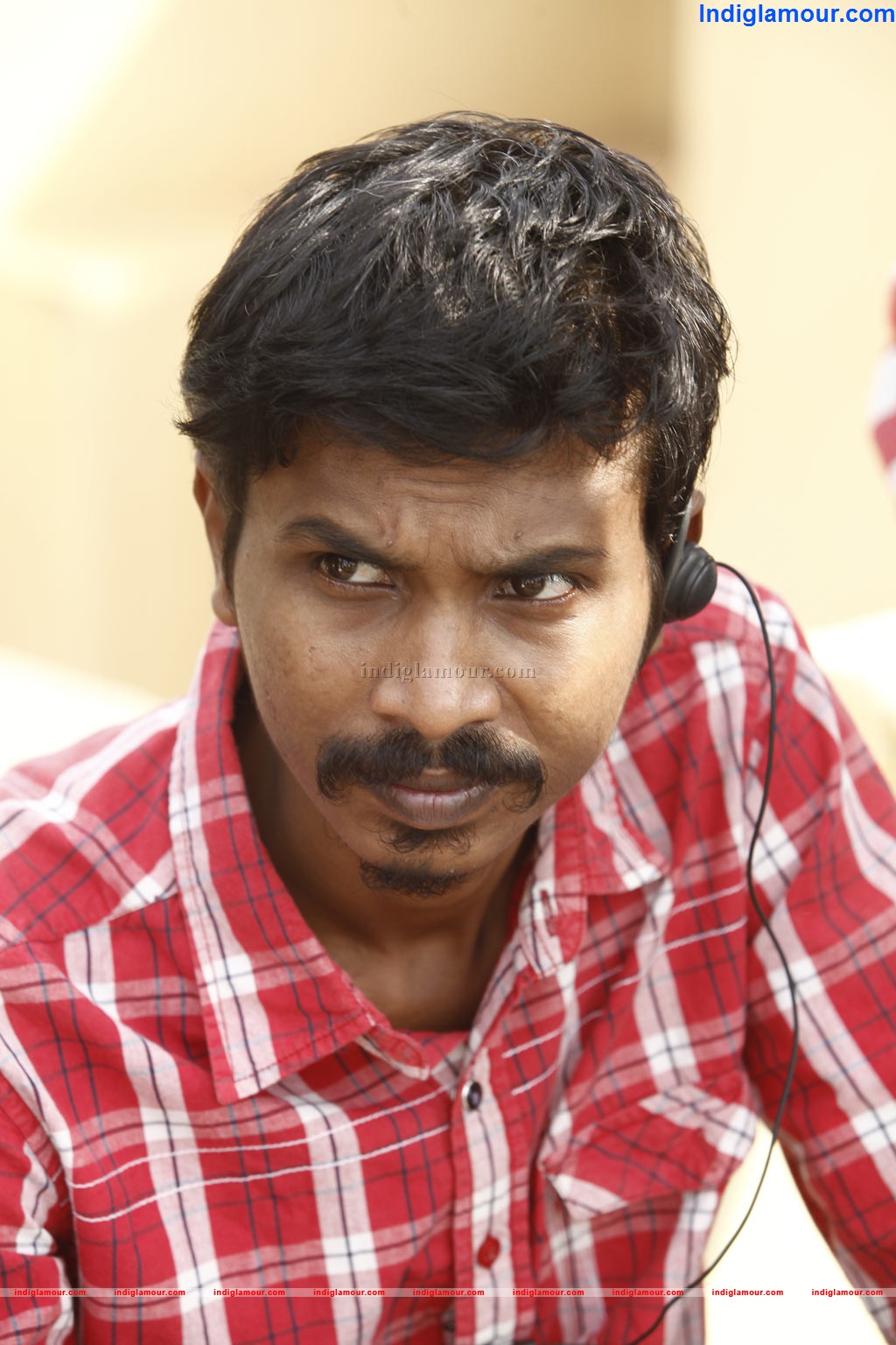Nalanum Nandhiniyum Movie hd photo