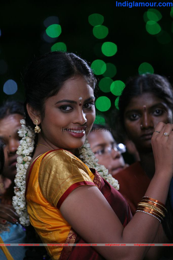 Nalanum Nandhiniyum Movie hd photo