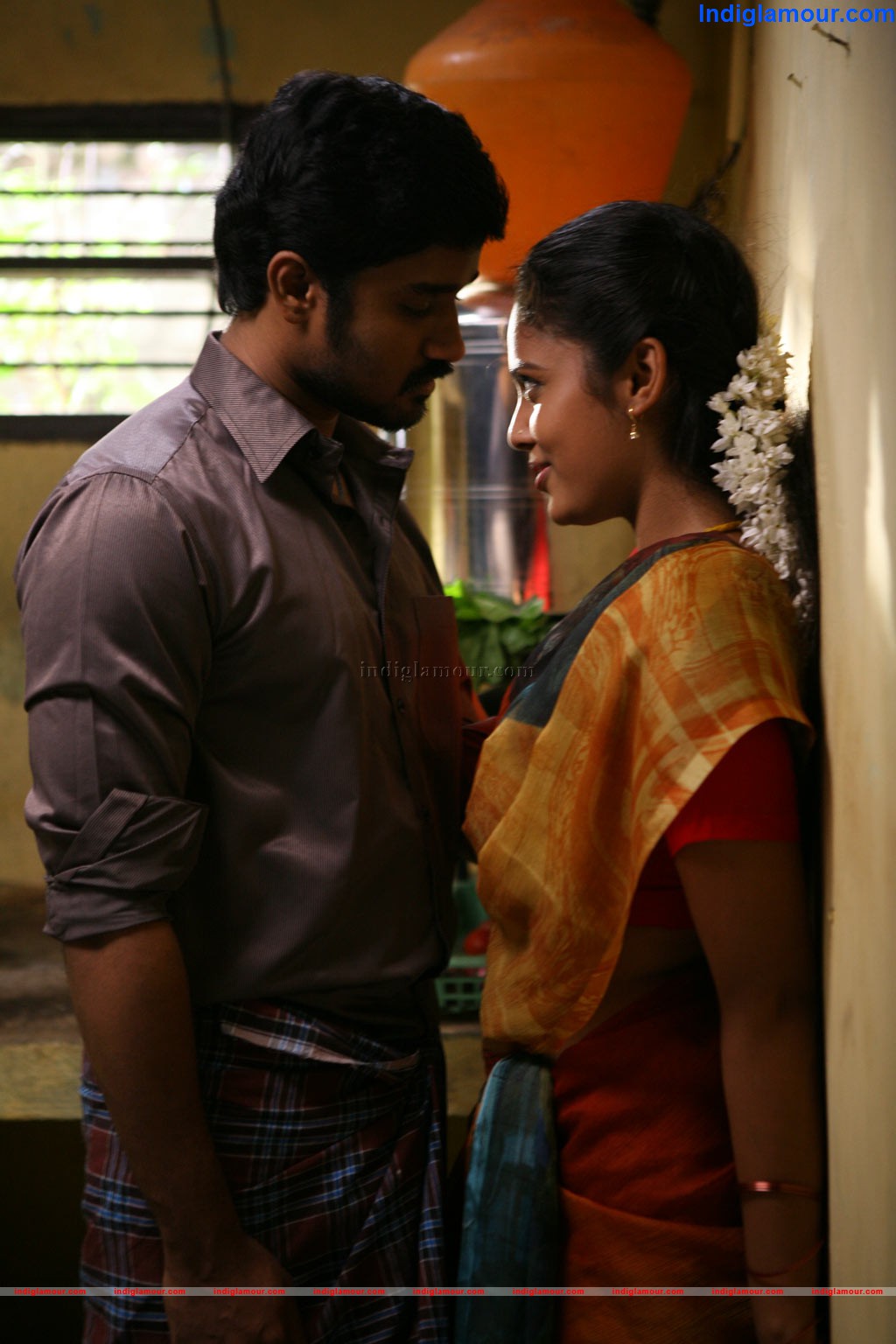 Nalanum Nandhiniyum Movie hd photo
