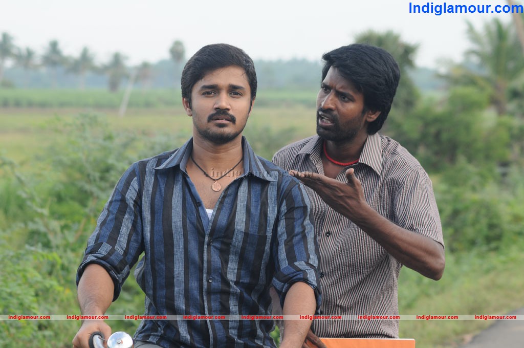 Nalanum Nandhiniyum Movie hd photo