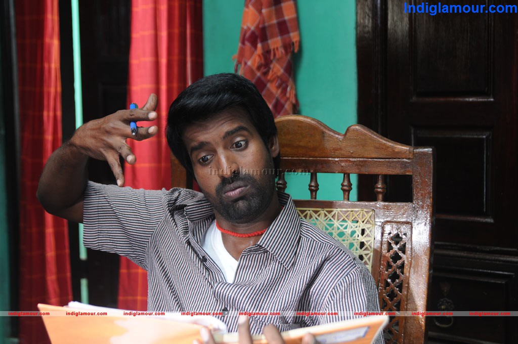 Nalanum Nandhiniyum Movie hd photo