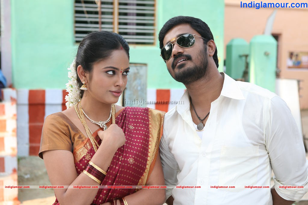 Nalanum Nandhiniyum Movie hd photo