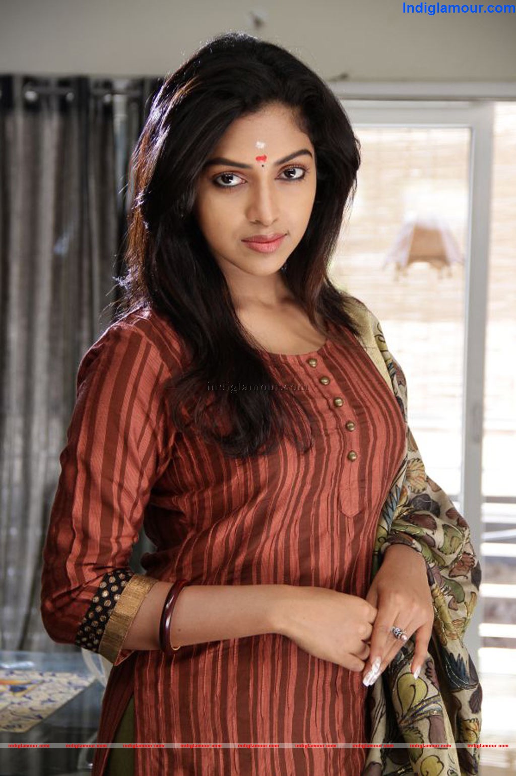 Nimirnthu Nil Movie hd photo