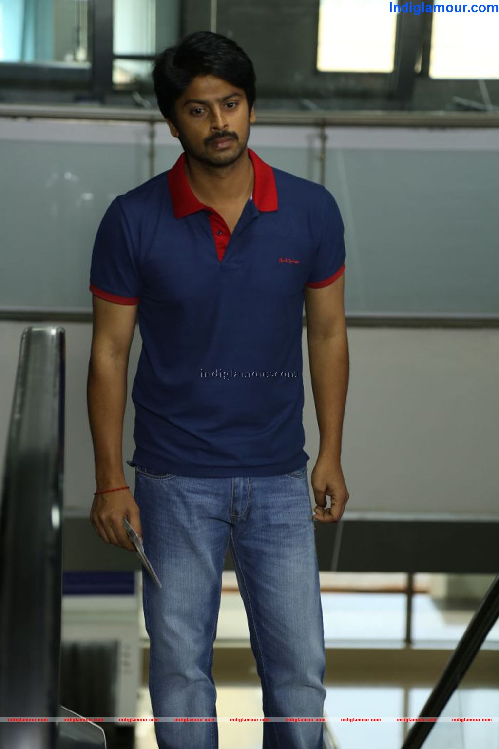 Om Shanthi Om Movie hd photo
