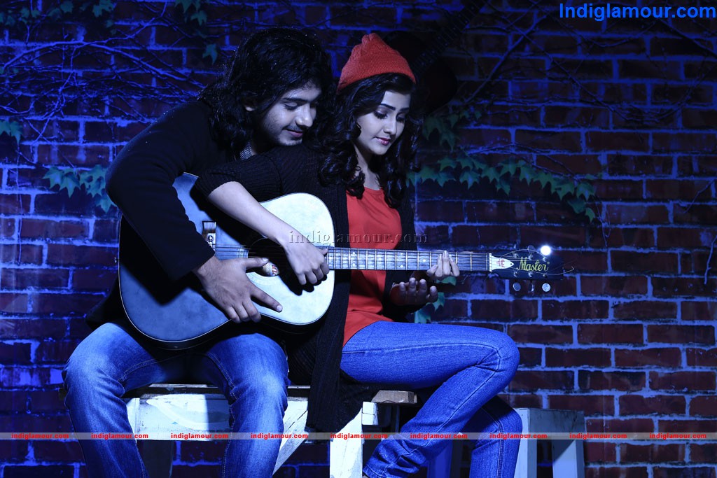 Oru Vaanavil Pola Movie hd photo
