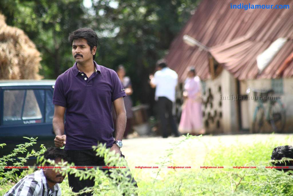 Ethir Neechal Movie hd photo