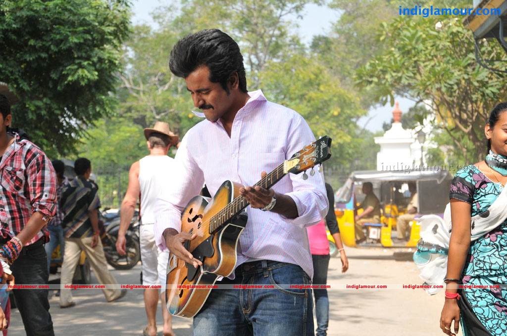 Ethir Neechal Movie hd photo