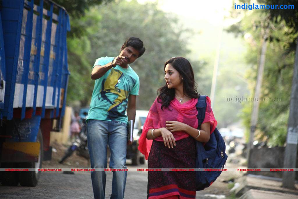 Ethir Neechal Movie hd photo