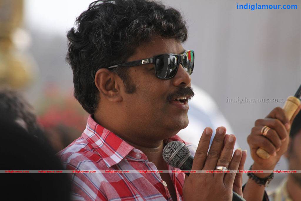 Theeya Velai Seiyanum Kumaru Movie hd photo