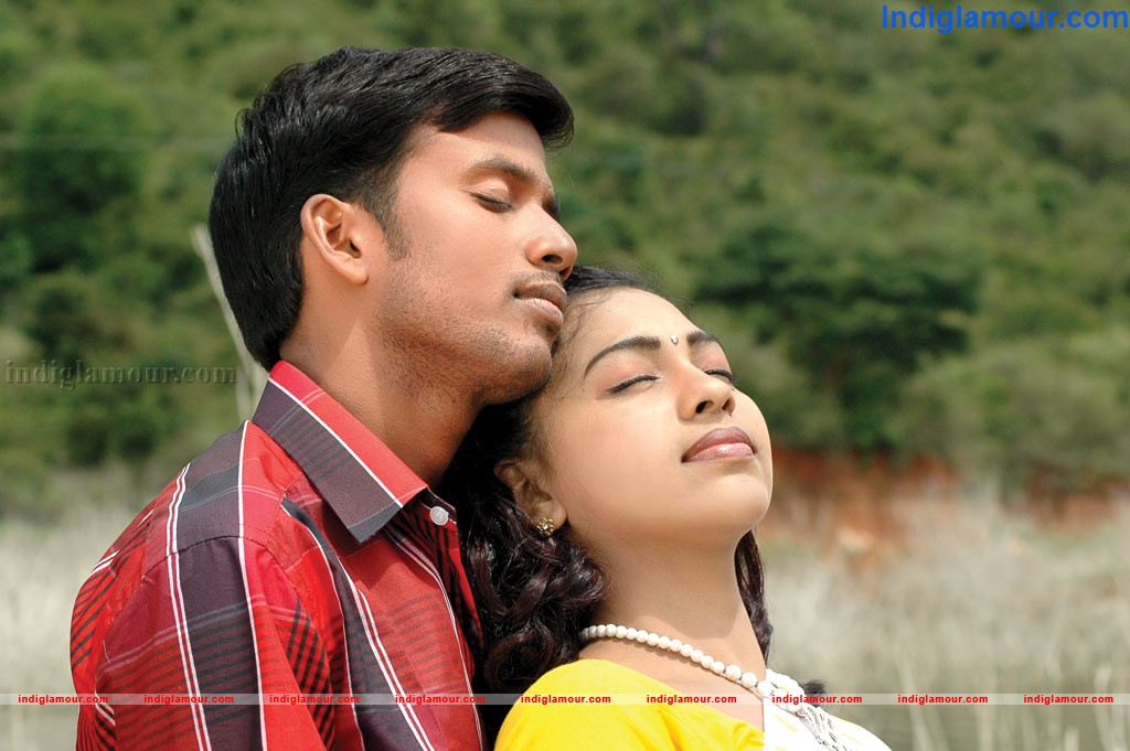 Padikkira Vayasula Movie hd photo
