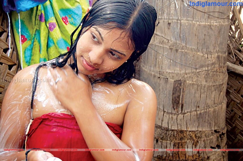 Padikkira Vayasula Movie hd photo